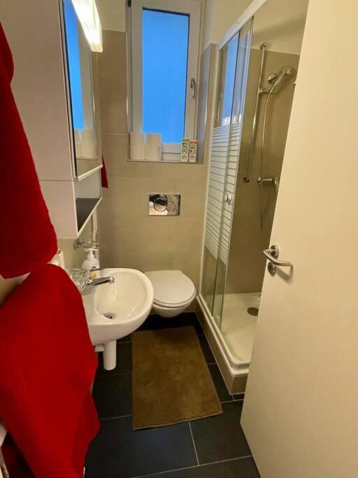 Gemuetliche Wohnung An Bester Lage Im Kreis 4 Zúrich Exterior foto