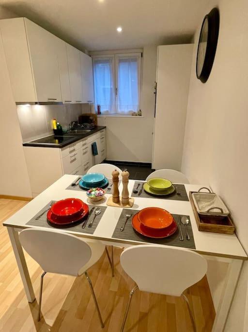 Gemuetliche Wohnung An Bester Lage Im Kreis 4 Zúrich Exterior foto