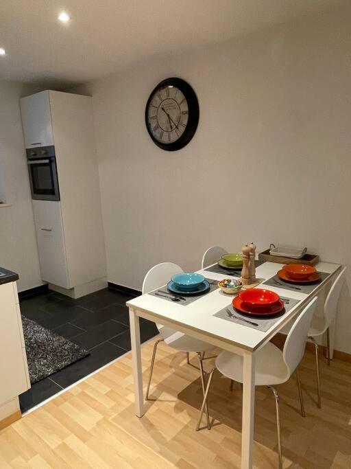 Gemuetliche Wohnung An Bester Lage Im Kreis 4 Zúrich Exterior foto